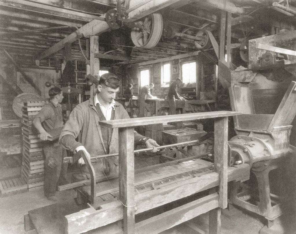 Solon & Schemmel forming machine  c. 1925