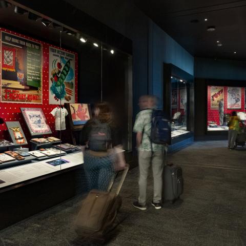 SFO Museum Gallery | Rosie the Riveter