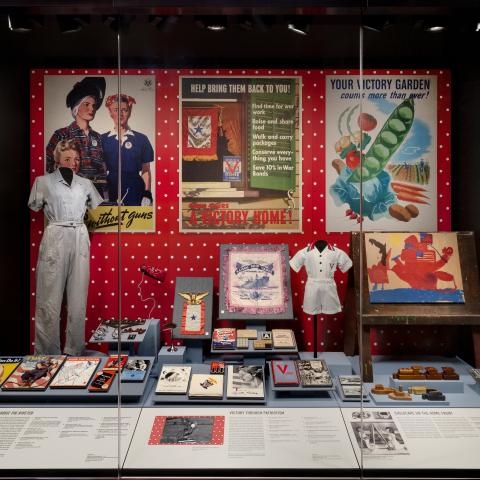 SFO Museum Gallery | Rosie the Riveter