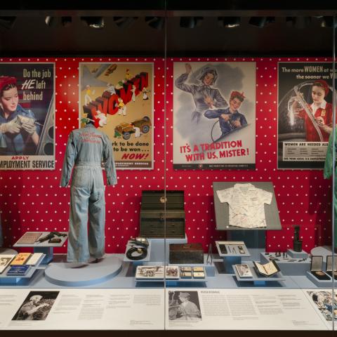 SFO Museum Gallery | Rosie the Riveter