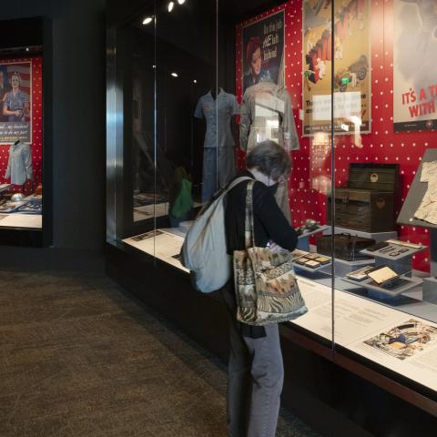 SFO Museum Gallery | Rosie the Riveter